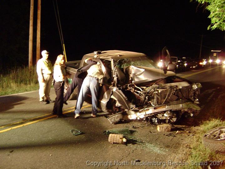 truck-vs-tree 008